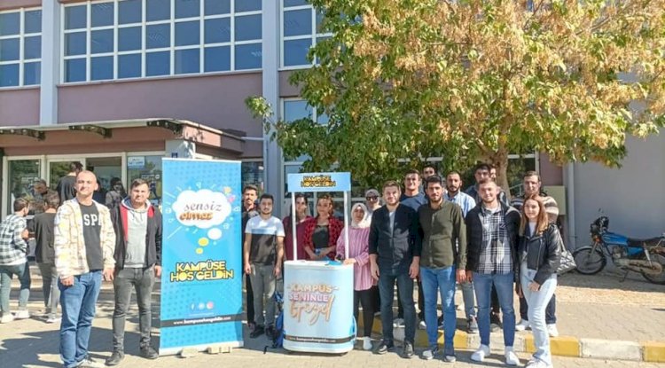 Üniversiteli gençlerle buluştu 