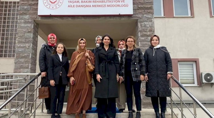 AK Partili kadınlar sahada…