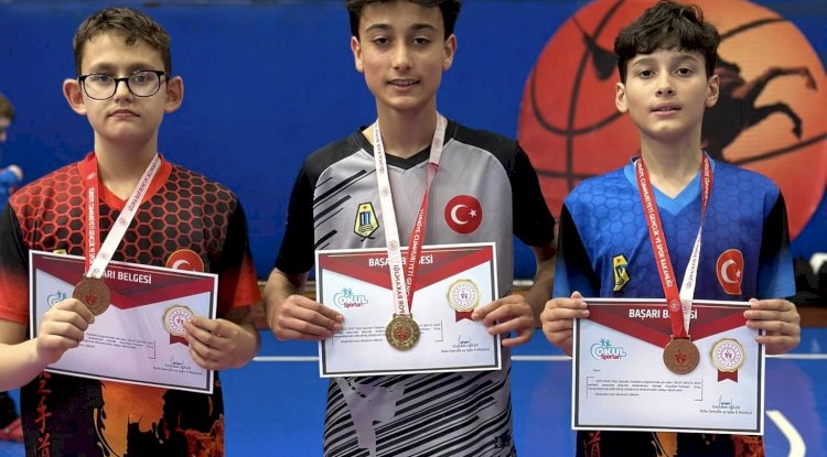 Çanakkale’se Sporcular Madalyalarla Gururlandırdı