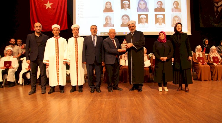 İÇDAŞ Kongre Merkezinde Hafızlık Merasimi Düzenlendi