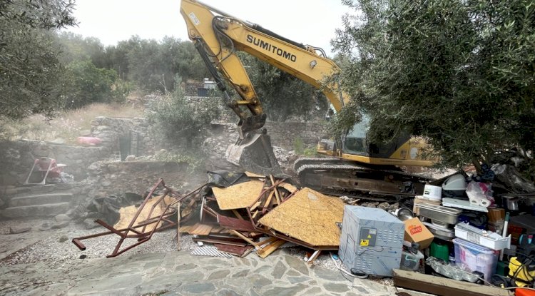 Kuruoba Köyü'nde kaçak yapı yıkımı