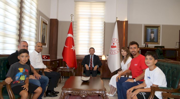Genç tenisçiler ikincilik ödülü aldı