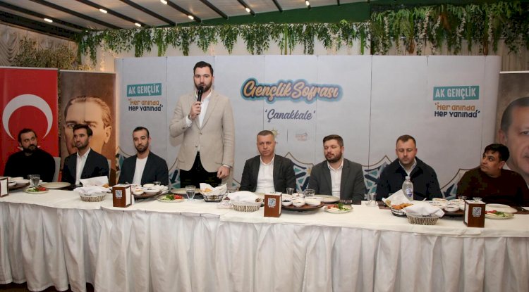 Ezine’de Gençlerle Sahur Buluşması Düzenlendi
