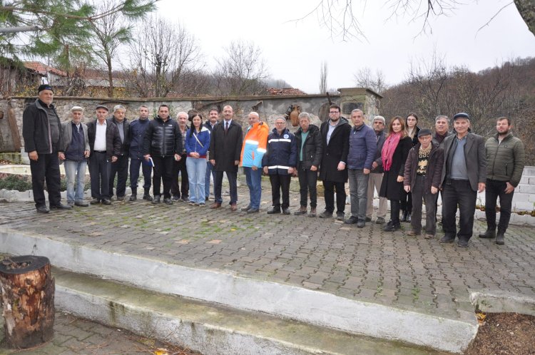 Köyleri dolaşıyor