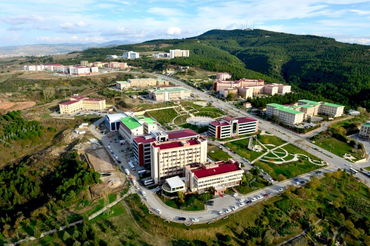 ÇOMÜ REKTÖRLÜĞÜNÜN ISO AKREDİTASYONU BAŞARISI