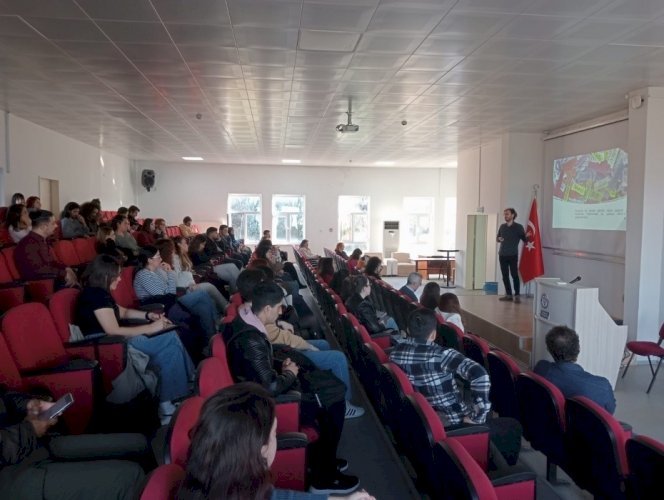 Seminere 60 yüksek lisans ve doktora öğrencisi katıldı